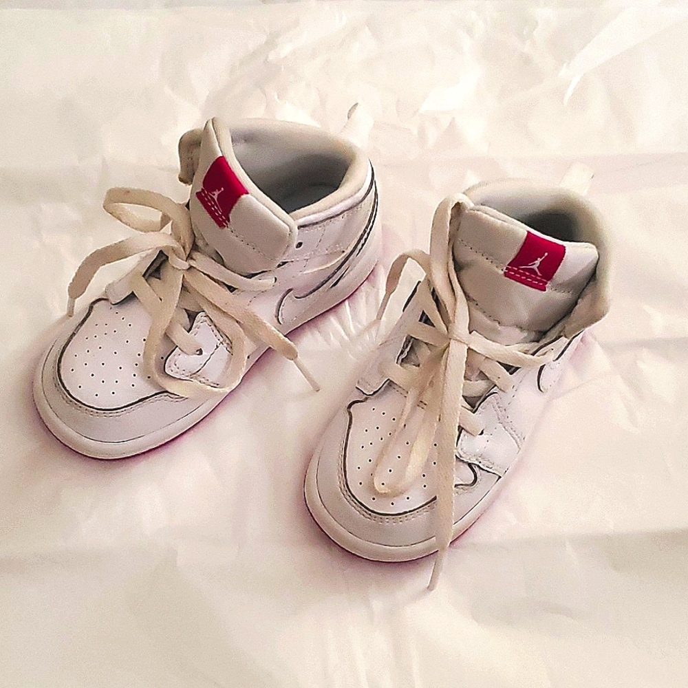 Toddler girls Jordan 1 Mid TD Fuschia Blast